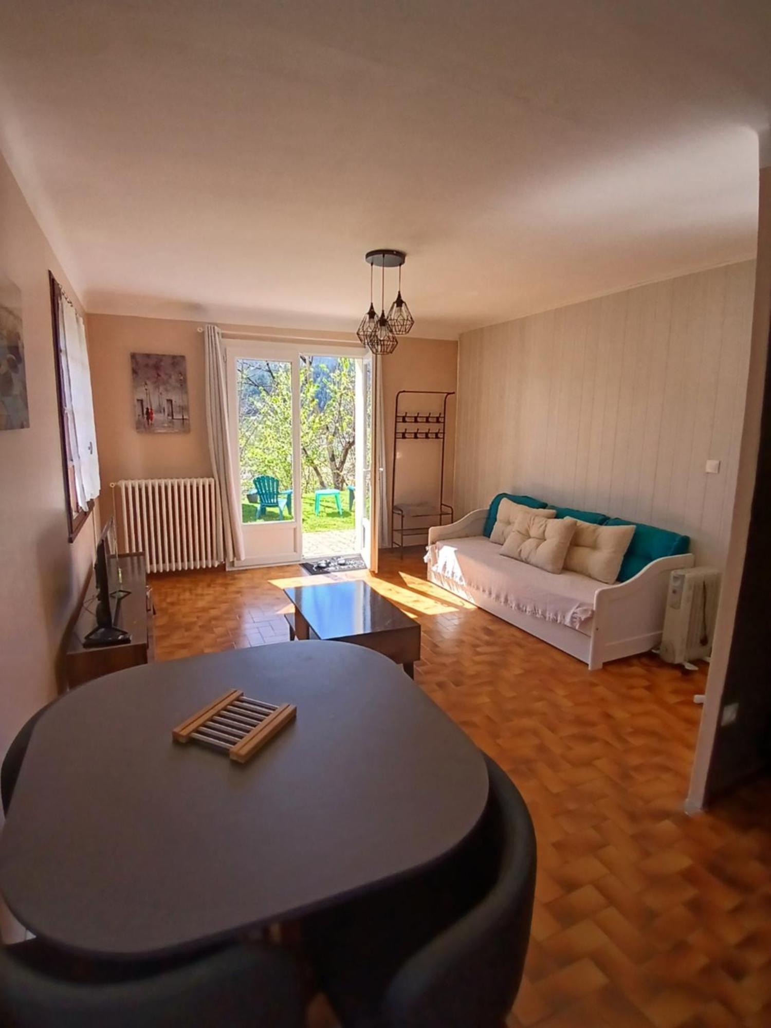 Gites En Cevennes "Chez Steloune" Genolhac 外观 照片